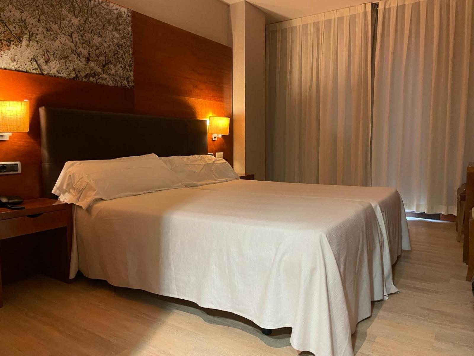 Hotel Balneario Valle Del Jerte Valdastillas Buitenkant foto