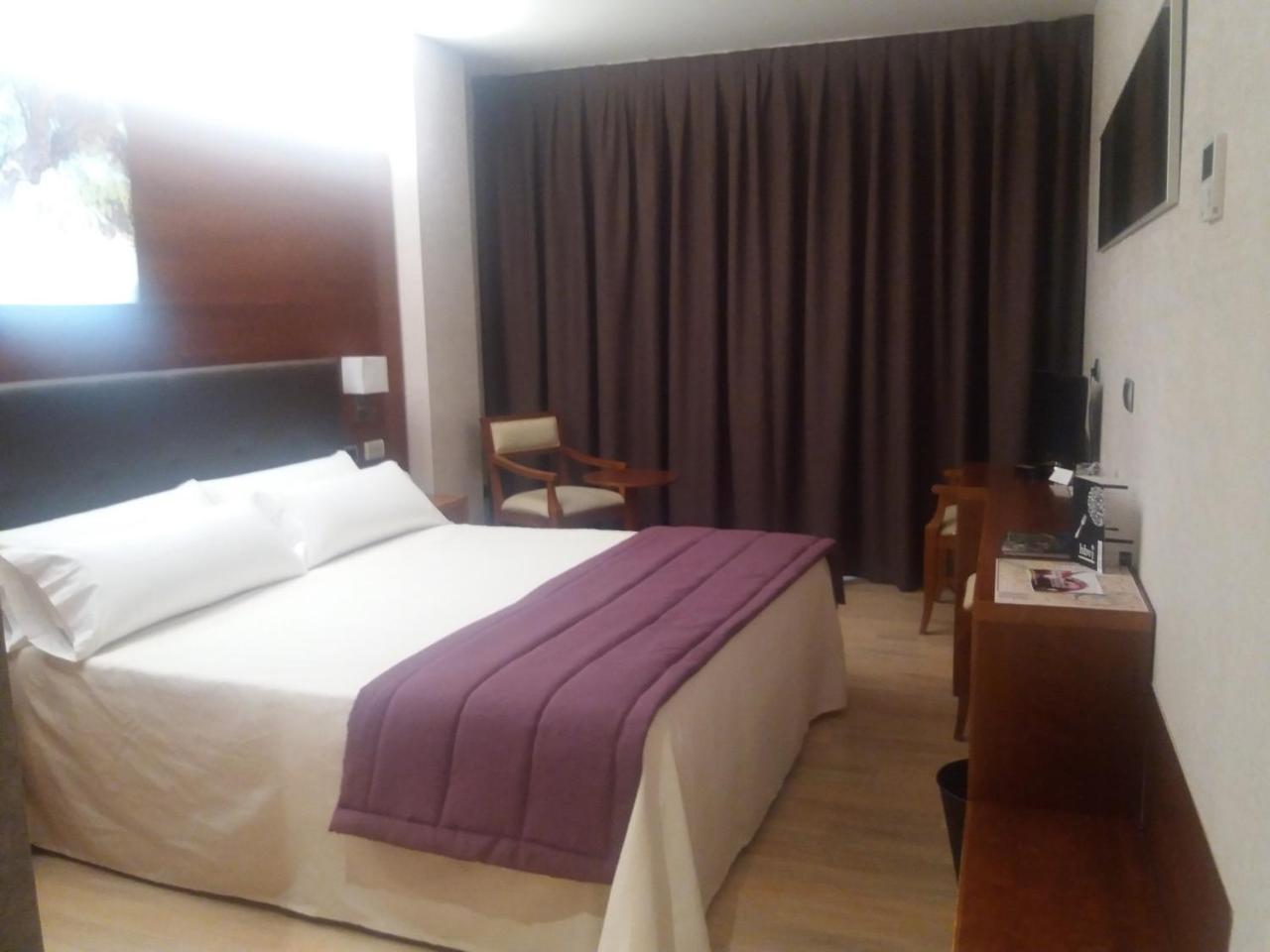 Hotel Balneario Valle Del Jerte Valdastillas Buitenkant foto