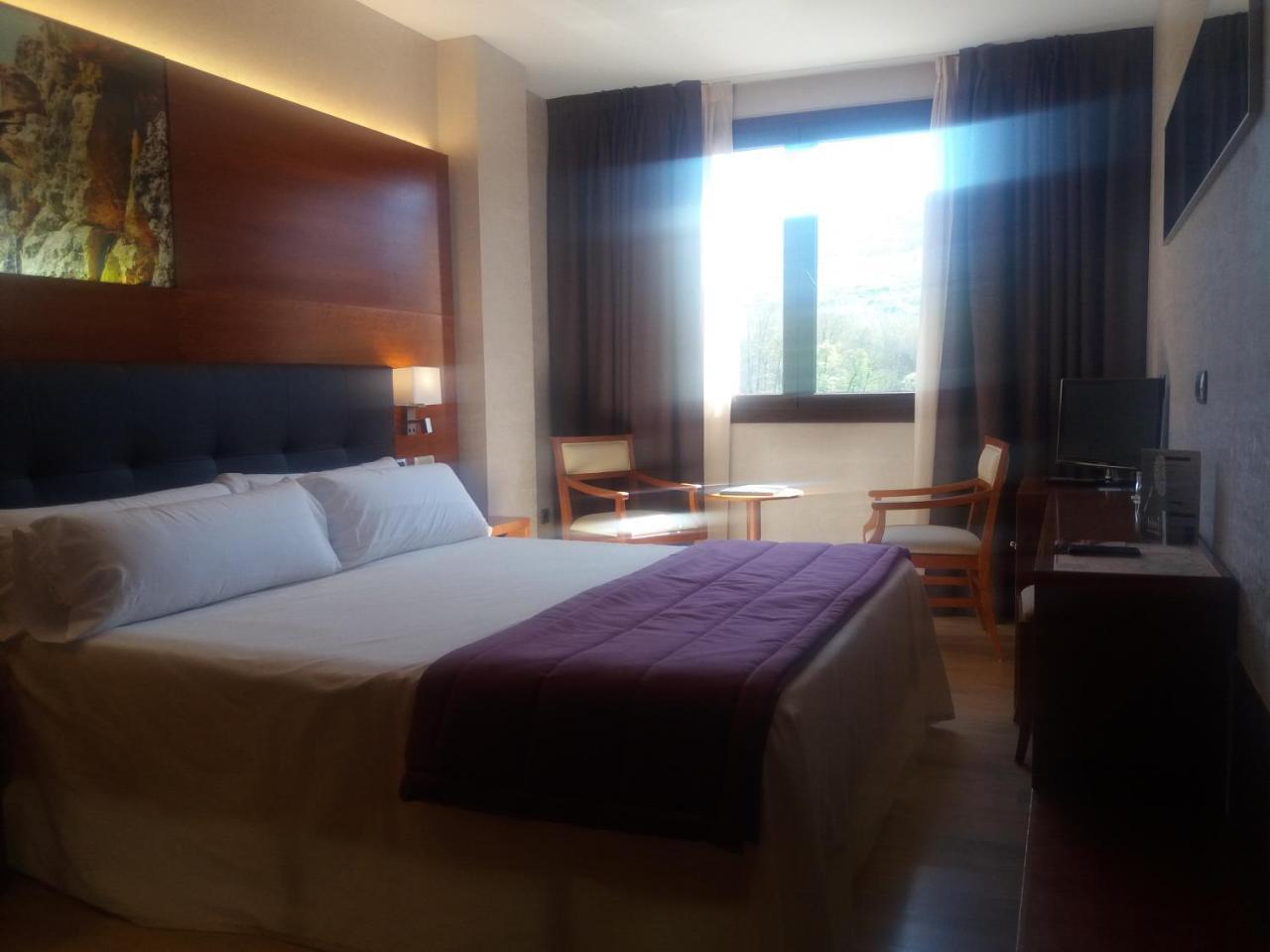 Hotel Balneario Valle Del Jerte Valdastillas Buitenkant foto